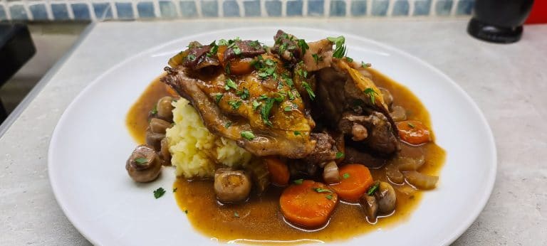 Read more about the article Easy Coq au Vin with Potato and Celeriac Mash