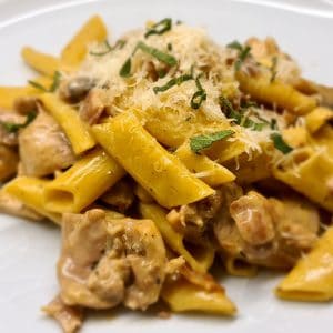 Creamy Chicken, Bacon and Mushroom Pasta