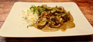 Read more about the article Healthy Beef Stroganoff